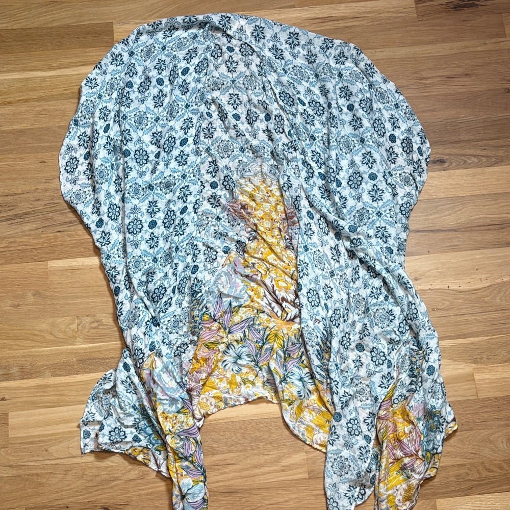 Altar'd State Boho Blue and Cream Floral Flowy Kimono Poncho Womens OS